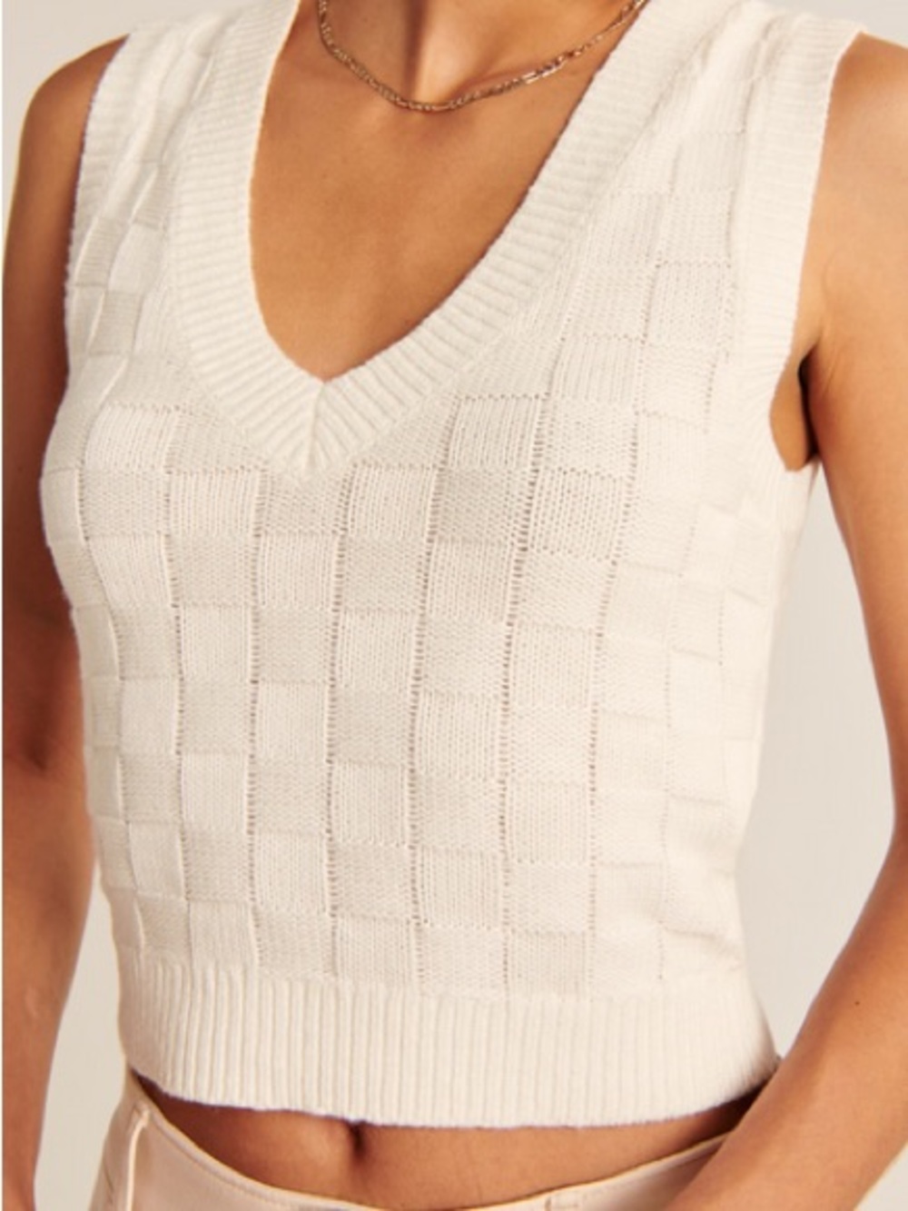 Abercrombie & Fitch Cream Sleeveless V-Neck Knit Vest